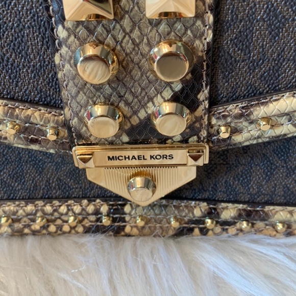 MICHAEL Michael Kors Soho Crossbody. - Picture 3 of 8